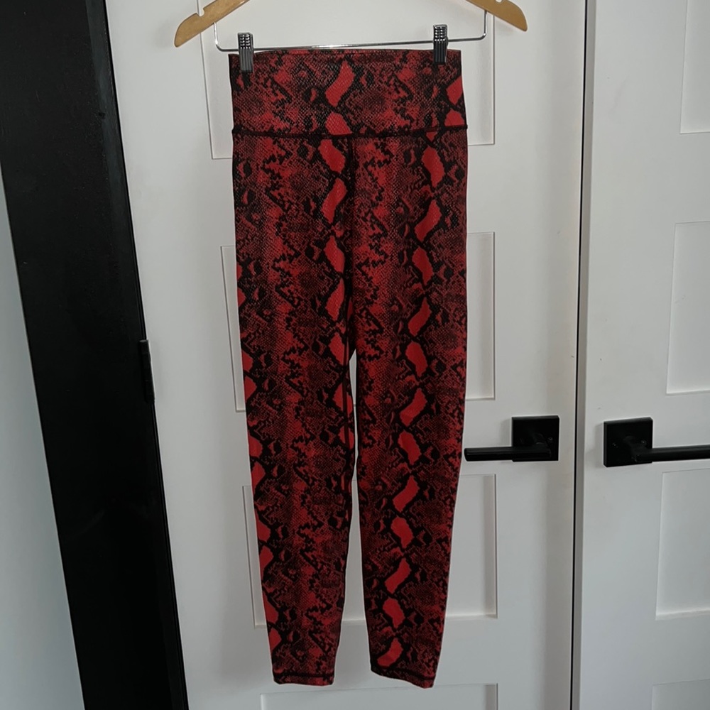 TYC workout leggings.Fun and flashy and only worn once!